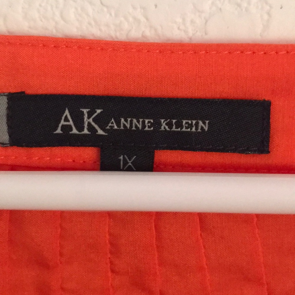 Anne Klein Ombré Top - Picture 2 of 4